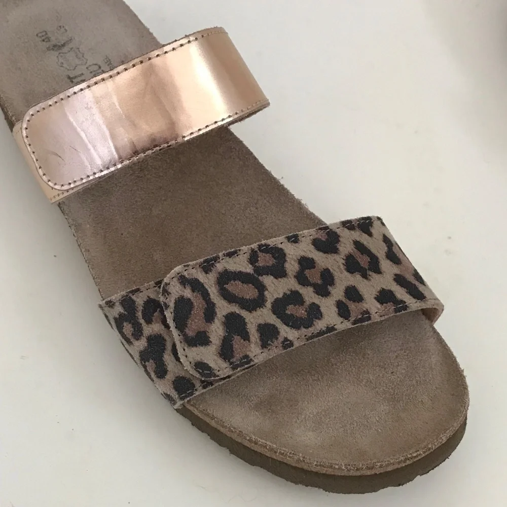 NAOT Leopard Print Sandal Leather Metallic Rose Gold Althea Women’s Size 9